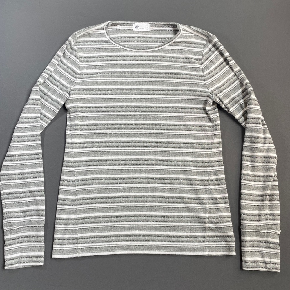 GAP Long Sleeve Striped Tee in Gray and White